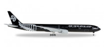 523189-001 Самолет Air New Zealand Boeing 777-300ER - "All Blacks" в обновлённой ливрее Борт "ZK-OKQ" 1:500