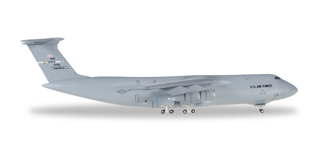 529549 Военный самолет U.S. Air Force Lockheed C-5M Super Galaxy 1:500