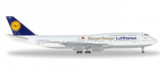 530033 Гражданский самолёт Lufthansa Boeing 747-8 Intercontinental 1:500