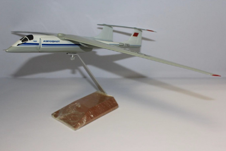 Высотный дозвуковой самолёт М-17 «Стратосфера» 1:72