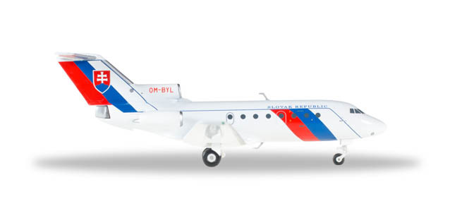 557733 Самолет Slovak Government Yakovlev Yak-40 1:200