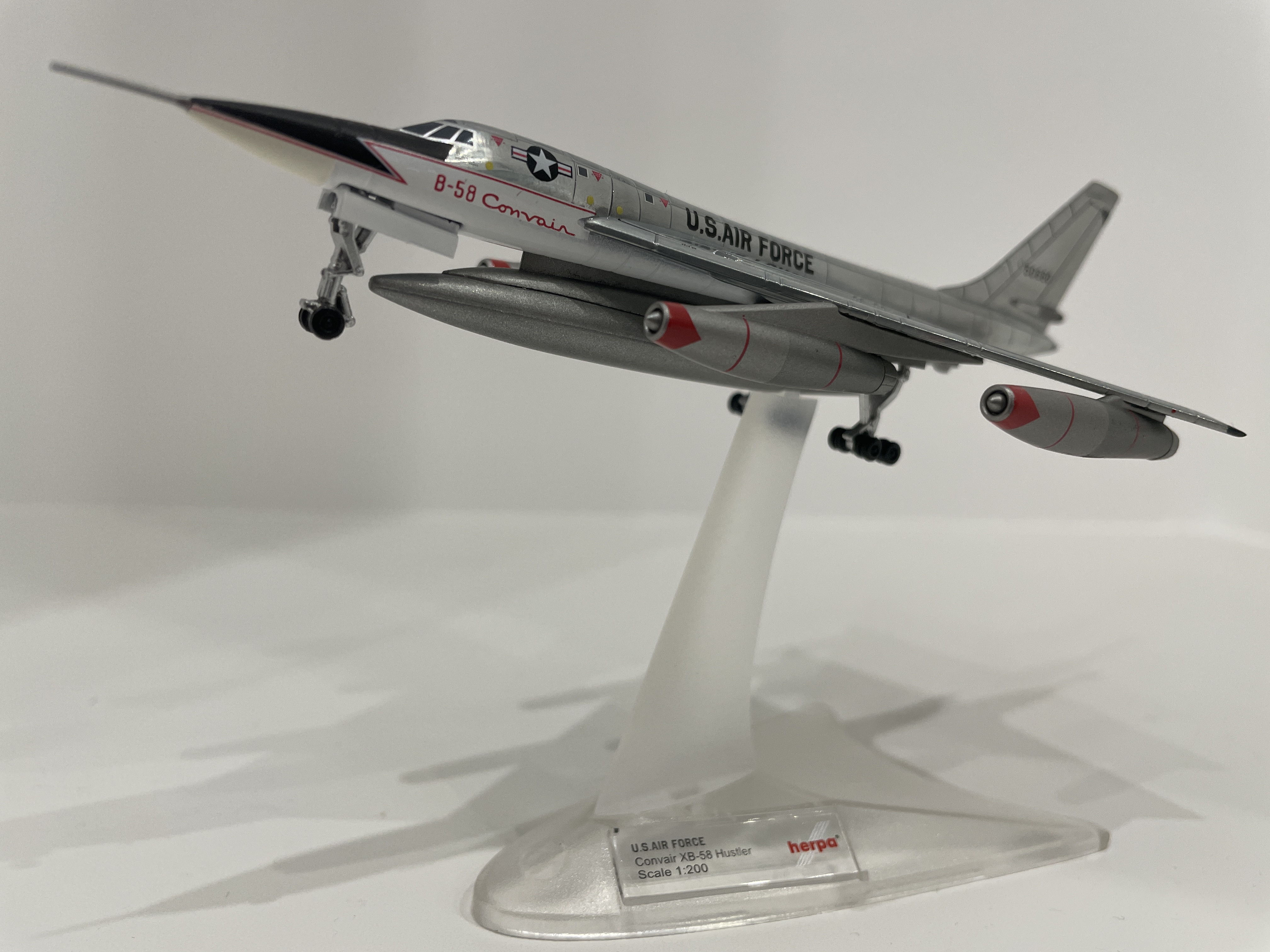 559850 Военный самолет Convair XB-58 Hustler USAF 1:200