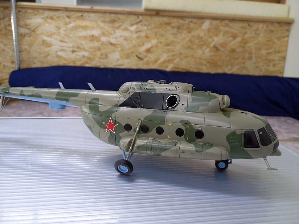 Вертолет военный Ми-8МТ 1:48