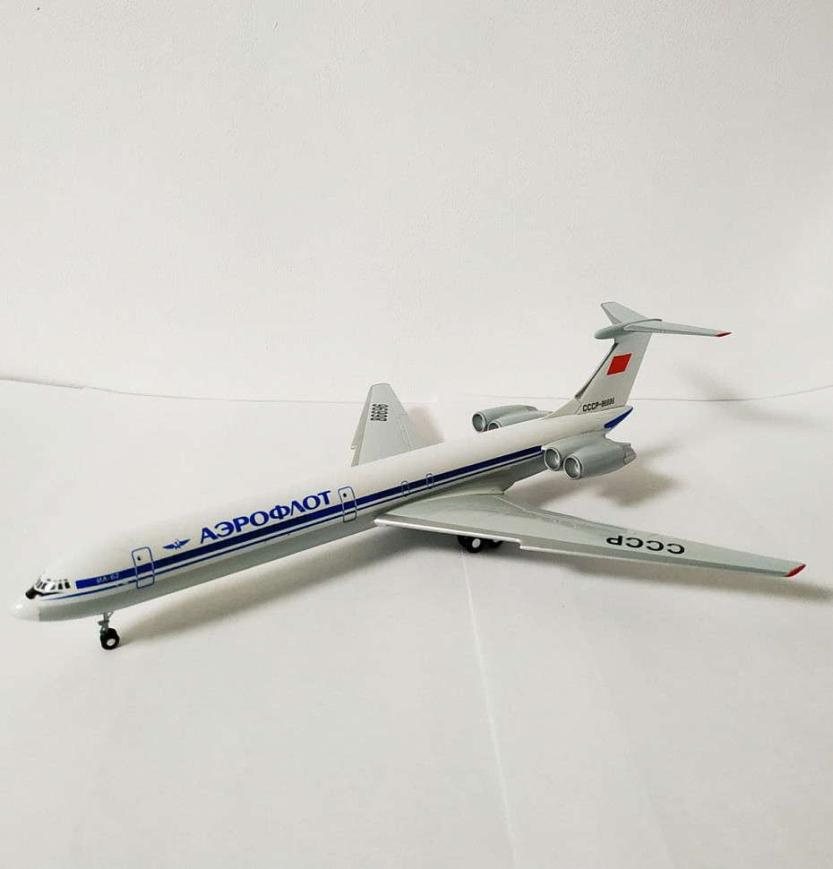 Самолет Ил-62 1:200