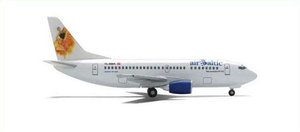 Самолет Air Baltic Boeing 737-500 1:500