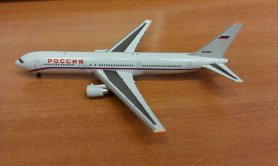 Самолёт Boeing 767-300 Rossiya Россия 1:400