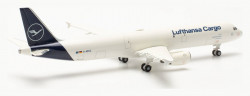 Самолет Lufthansa Cargo Airbus A321P2F “Hello Europe” 1:500