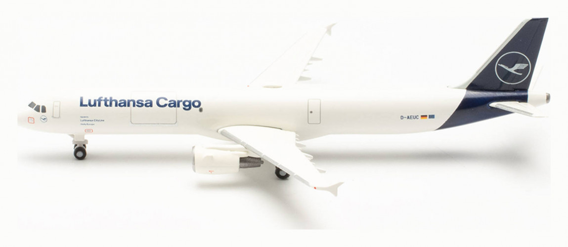 Самолет Lufthansa Cargo Airbus A321P2F “Hello Europe” 1:500
