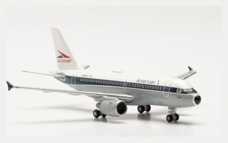 Самолет American Airlines Airbus A319 1:500