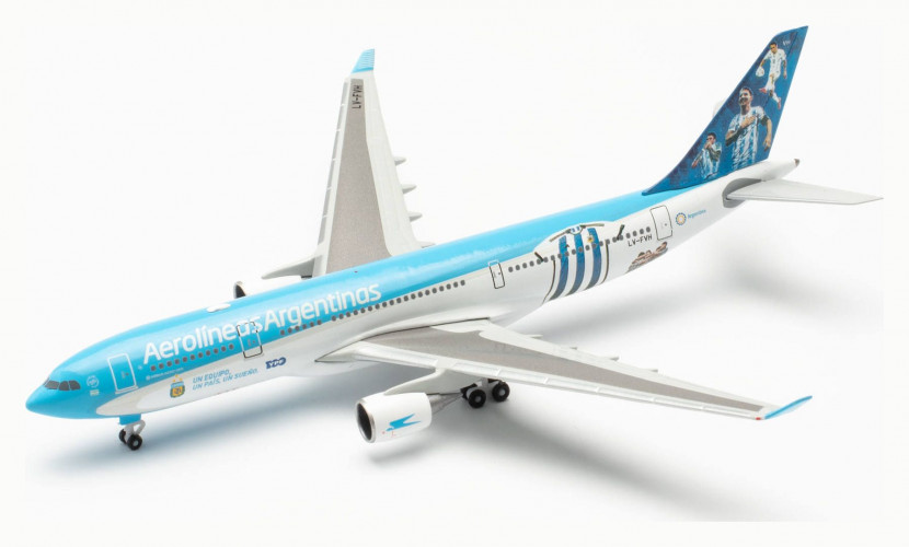 Самолет Aerolíneas Argentinas Airbus A330-200 1:200