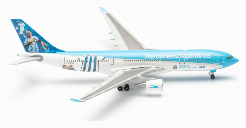 Самолет Aerolíneas Argentinas Airbus A330-200 1:200