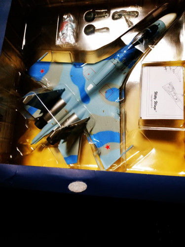 WW-1 Военный самолет Су 27 Российских ВВС "388 blue" 1:72