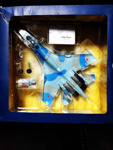 WW-1 Военный самолет Су 27 Российских ВВС "388 blue" 1:72