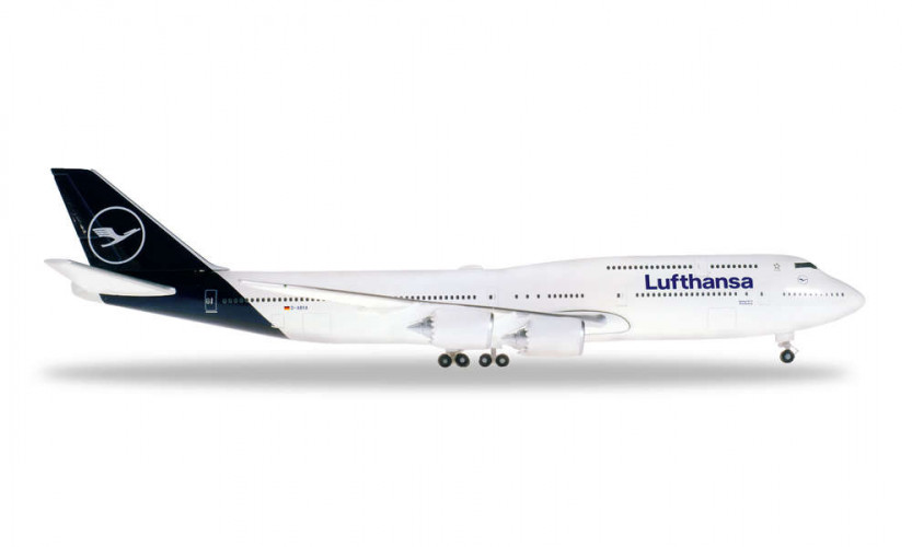 531283 Самолет Lufthansa Boeing 747-8 Intercontinental - new colors 1:500