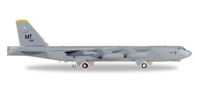 558440 Военный самолет Боинг Б-52 U.S. Air Force Boeing B-52H Stratofortress, 69th BS, "POW-MIA" 1:200