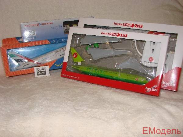 611909ст Гражданский самолёт S7 Airlines Airbus A319-100 1:200