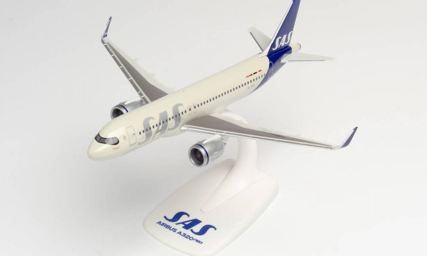 612708 Самолет Аирбас A320neo SAS 1:200