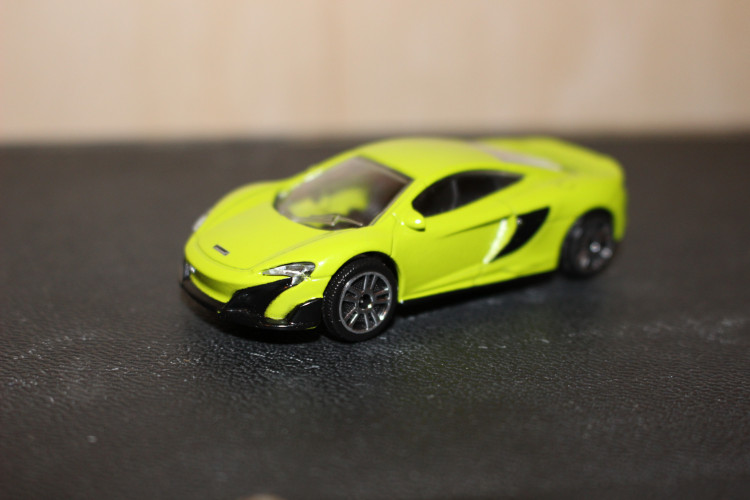 205279b Автомобиль McLaren 675 LT 1:64