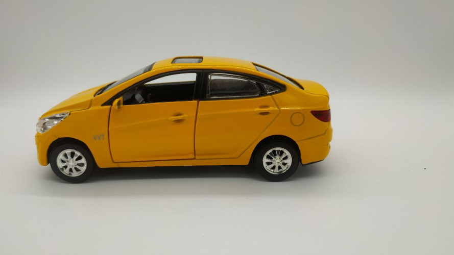 Автомобиль Хюндай Соларис Верна Hyundai Solaris\Verna 1:32