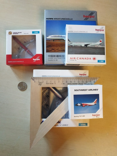 Образец упаковки масштабных моделей самолетов Herpa 1:500
