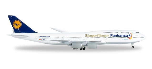 527187 Самолет Lufthansa Boeing 747-8 Intercontinental Siegerflieger 1:500