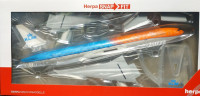 611275-001 Самолет Боинг B777-300ER KLM Orange Pride- PH-BVA 1:200