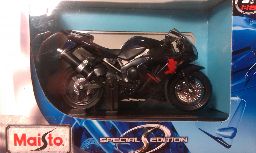 39300-20 Мотоцикл Yamaha YZF-R7  1:18