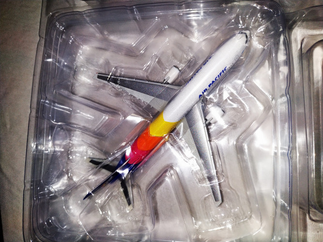 510660 Набор из 4-х моделей самолетов Рождественский календарь 2003 г. 1:500