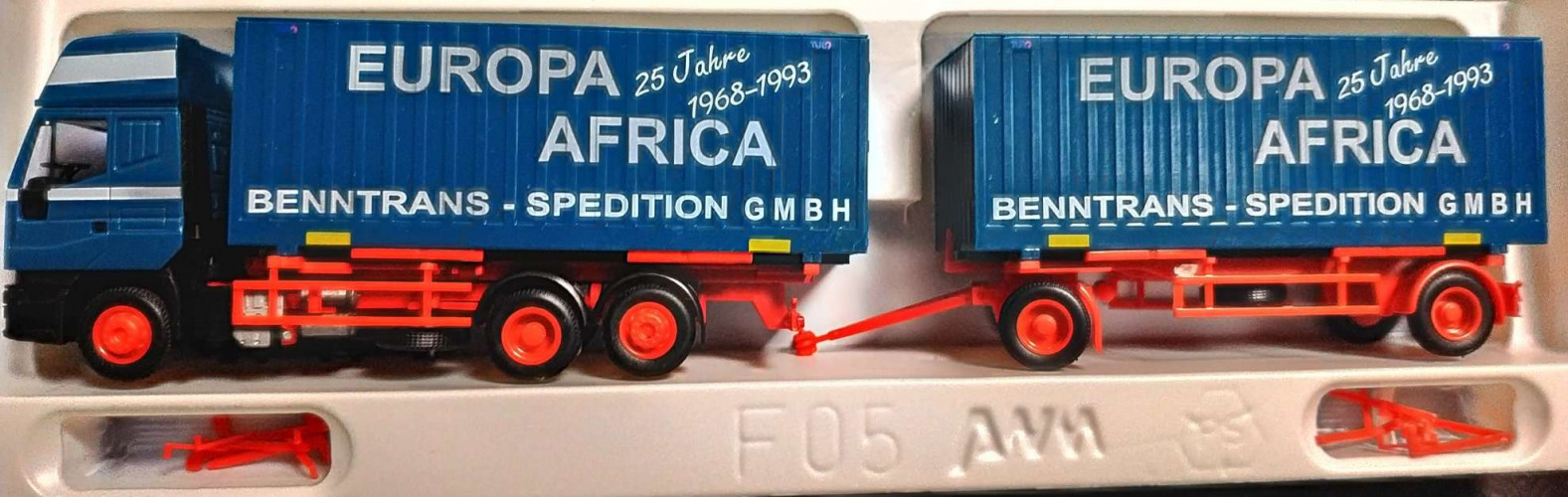 70119 Грузовик с прицепом Iveco Eurostar HD - CB-HZ Benntrans 1:87