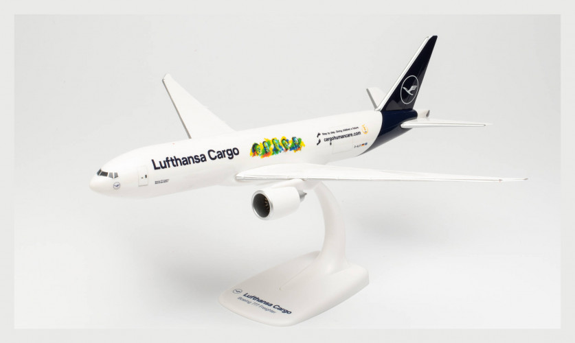 Самолет Боинг B777F LufthansaCargo Humancare 1:200