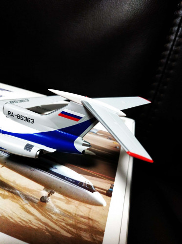 557931 Самолет Туполев Ту-154В-2 Борт 85363 1:200