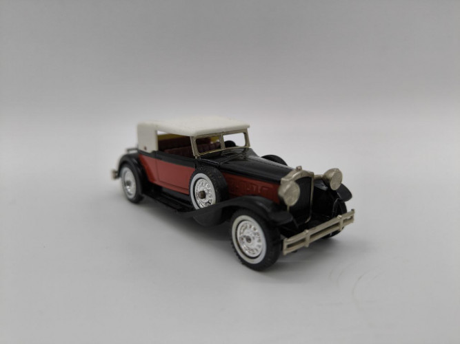 Модель автомобиля Packard Victoria 1:43