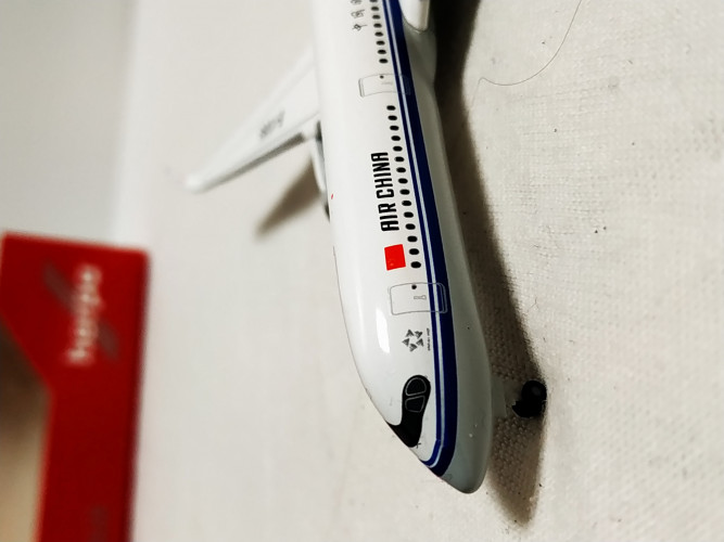 531917 Самолет готовый Аирбас А350 Air China 1:500