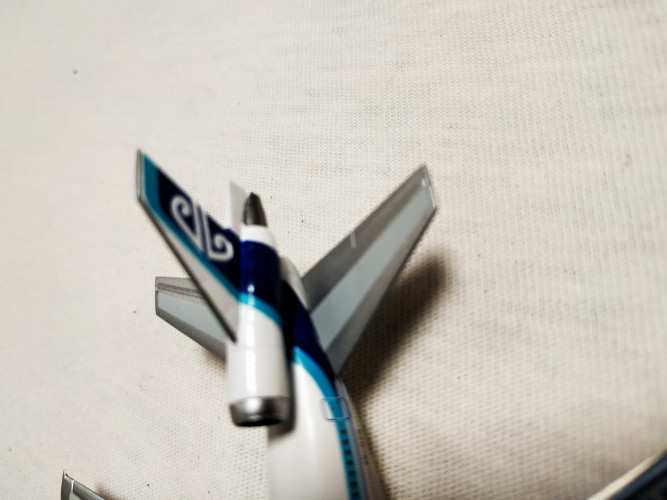531887 Самолет готовый McDonnel Douglas DC-10-30 Air New Zealand 1:500