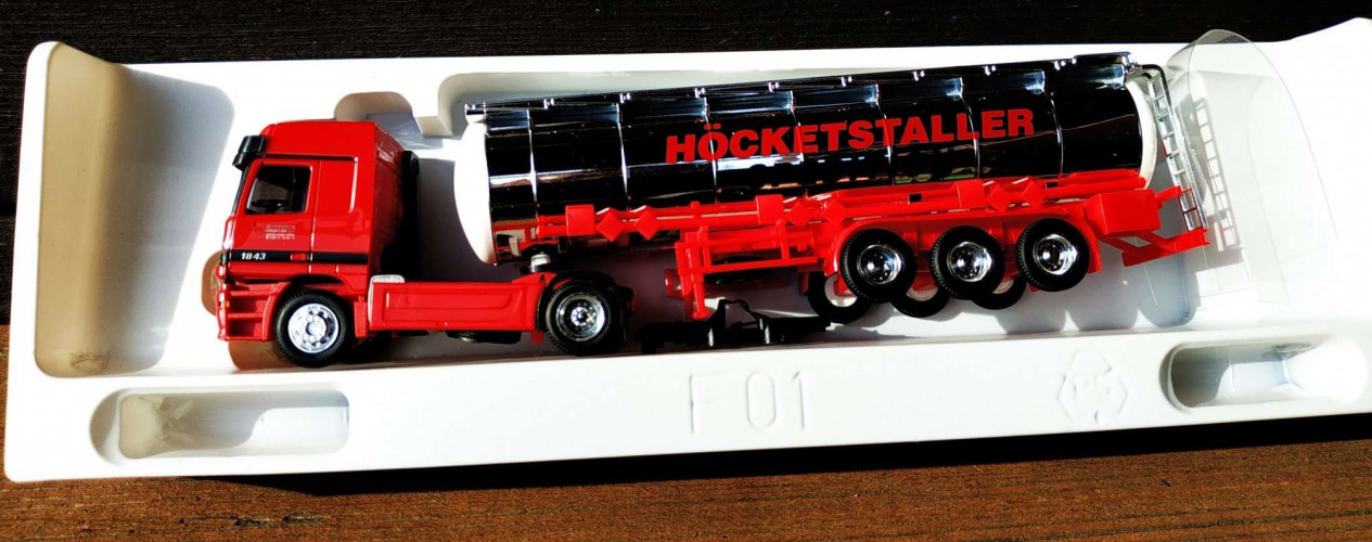 6563.51 Грузовик с прицепом цистерна MB Actros L / HD Höcketstaller 1:87